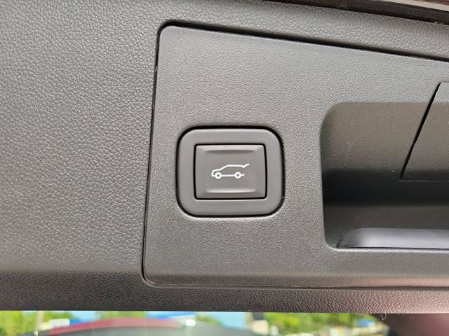Certified 2025 Cadillac XT4 Premium Luxury FWD image 25