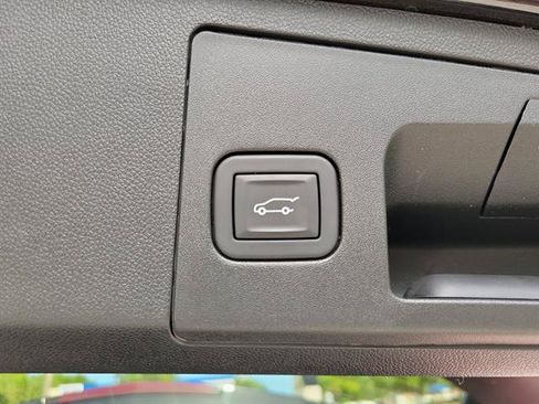 Certified 2025 Cadillac XT4 Premium Luxury FWD image 25