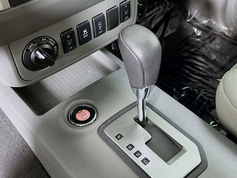 Used 2021 Nissan Frontier SV image 15