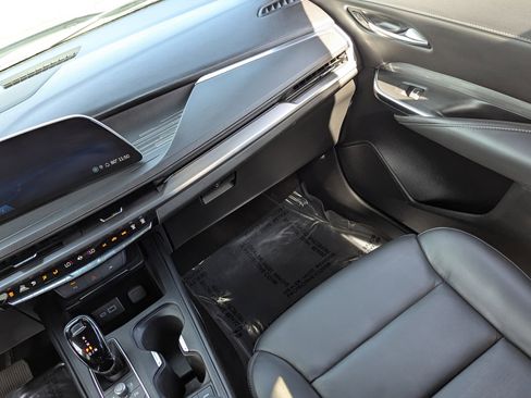 Certified 2024 Cadillac XT4 Premium Luxury image 18