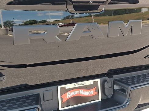 Used 2025 RAM 2500 Laramie AWD/4WD image 30