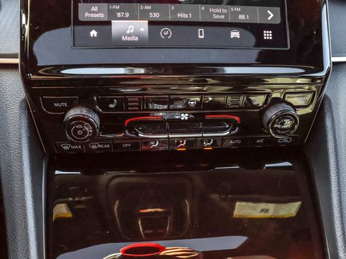 New 2025 Jeep Grand Cherokee L Altitude image 22