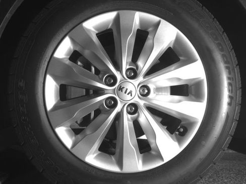 Used 2015 Kia Sedona FWD image 44