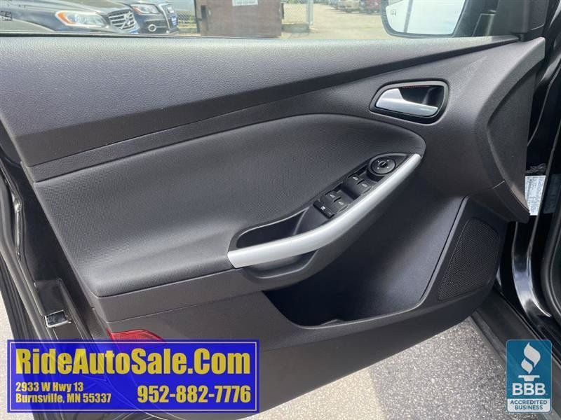 Used 2014 Ford Focus SE w/ Equipment Group 201A FWD image 9