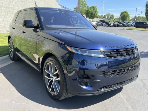 Used 2023 Land Rover Range Rover Sport SE AWD/4WD image 9