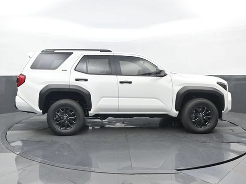 New 2026 Toyota 4Runner SR5 AWD/4WD image 2