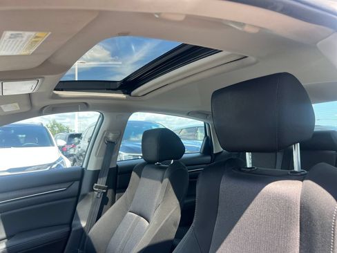 Used 2018 Honda Accord EX image 24