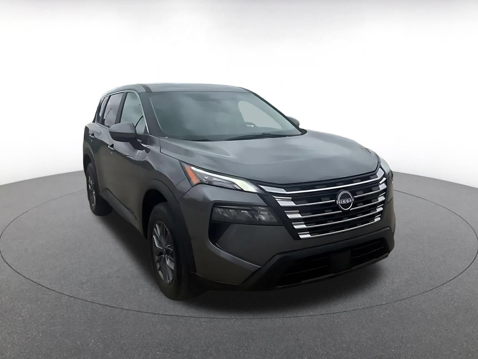 Used 2026 Nissan Rogue SV AWD/4WD image 3