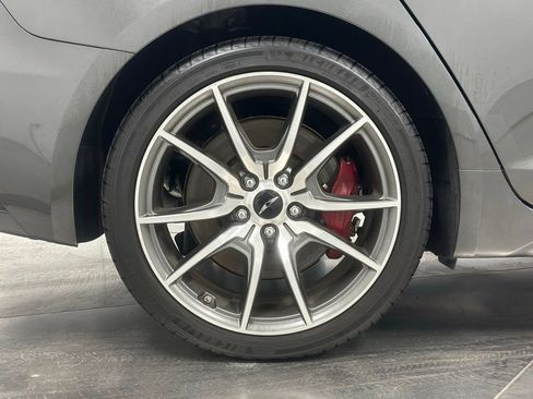 Used 2025 Genesis G70 2.5T image 25