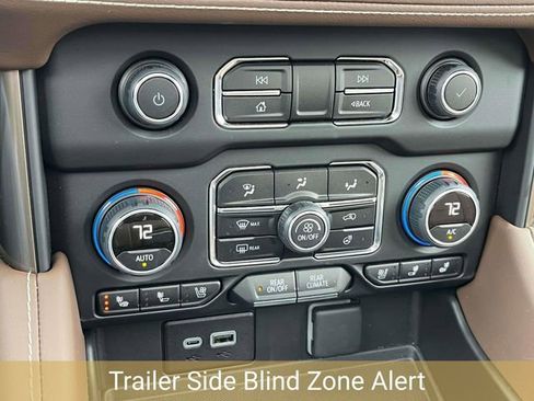 Certified 2024 Chevrolet Tahoe High Country w/ Advanced Technology Package image 36