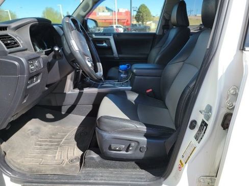 Used 2015 Toyota 4Runner SR5 Premium image 10