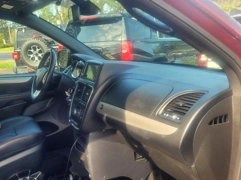 Used 2019 Dodge Grand Caravan GT FWD image 19