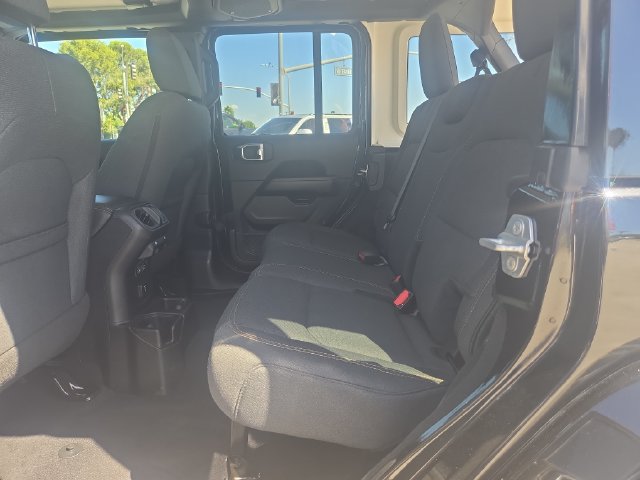 Used 2026 Jeep Wrangler Unlimited Sahara AWD/4WD image 20