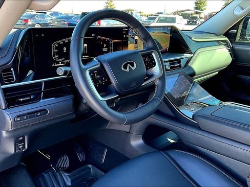 Certified 2025 INFINITI QX80 Pure image 17