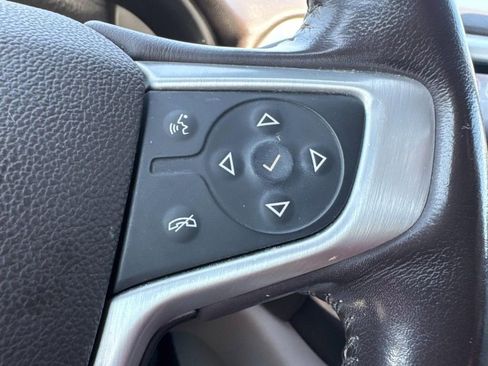 Used 2019 GMC Acadia SLT w/ LPO, Floor Liner Package FWD image 18