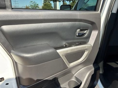 Used 2024 Nissan Titan SV AWD/4WD image 26