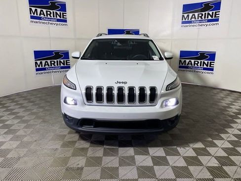 Used 2018 Jeep Cherokee Latitude FWD image 15