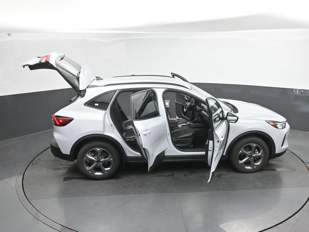 Used 2025 Ford Escape ST-Line Select AWD/4WD image 50