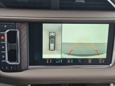 Used 2024 GMC Yukon Denali w/ Advanced Technology Package AWD/4WD image 15