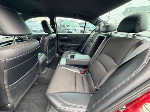 Used 2017 Honda Accord Sport image 18