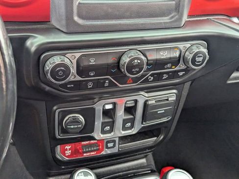 Used 2020 Jeep Wrangler Rubicon w/ LED Lighting Group AWD/4WD image 27