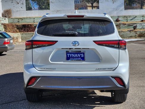 Used 2023 Toyota Highlander Limited image 4