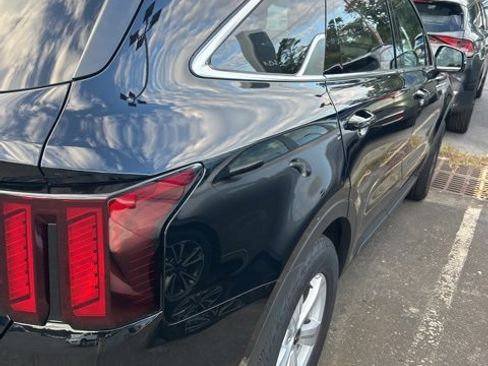 Used 2025 Kia Sorento LX image 6