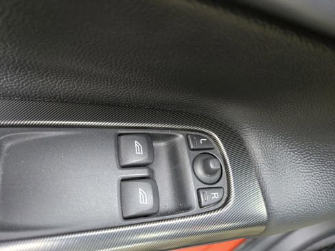 Used 2011 Volvo C30 T5 R-Design image 19