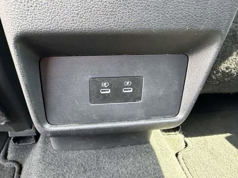 Used 2024 Nissan Rogue SV FWD image 23