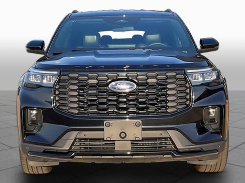 Used 2025 Ford Explorer ST-Line w/ ST-Line Street Pack AWD/4WD image 9