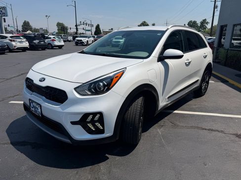 Used 2020 Kia Niro LXS FWD image 3