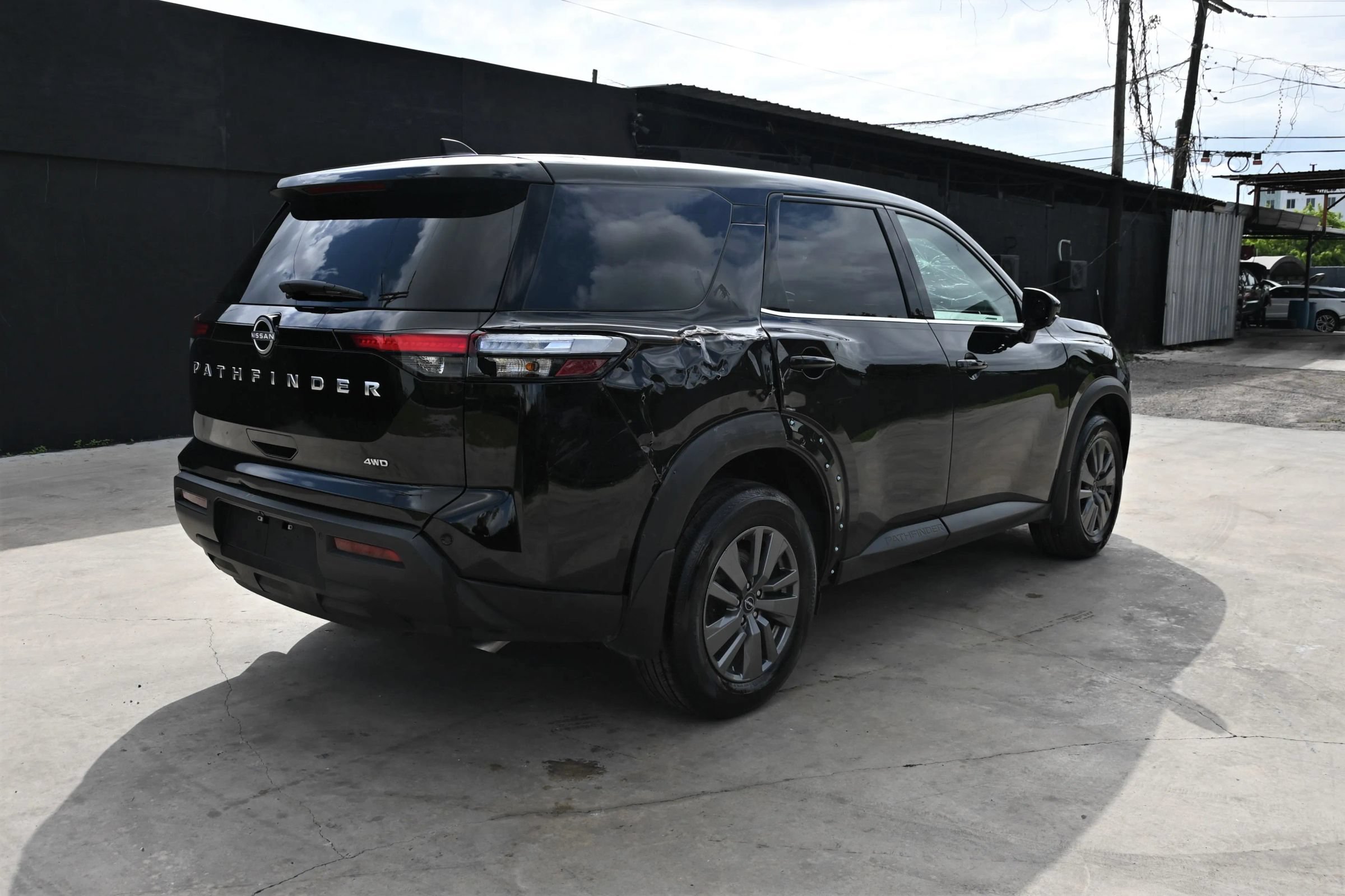 Used 2025 Nissan Pathfinder S AWD/4WD image 5
