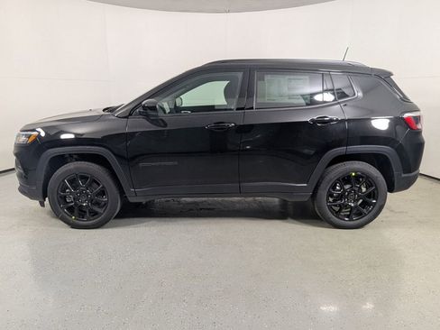 New 2026 Jeep Compass Latitude image 4