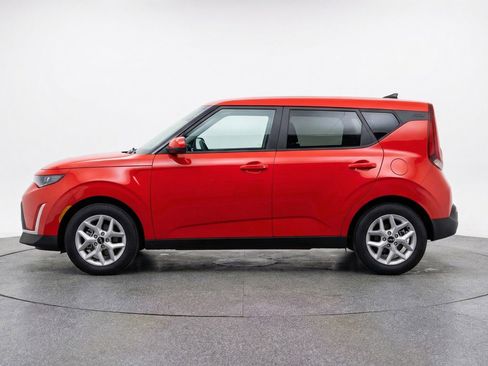 Used 2025 Kia Soul LX w/ LX Technology Package image 5