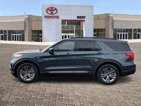 Used 2024 Ford Explorer XLT w/ Equipment Group 202A image 3