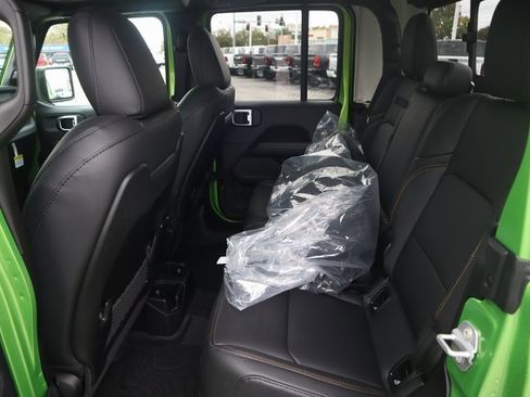 New 2025 Jeep Gladiator Sport image 16