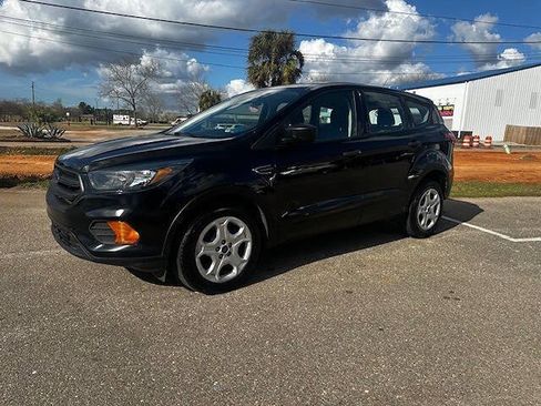 Used 2019 Ford Escape S image 2