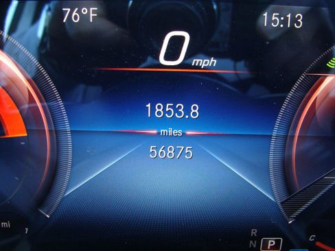 Used 2020 Mercedes-Benz GLB 250 4MATIC w/ Premium Package image 16