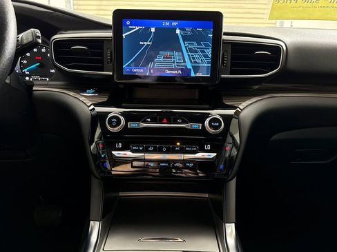 Used 2021 Ford Explorer Limited w/ Equipment Group 301A image 18