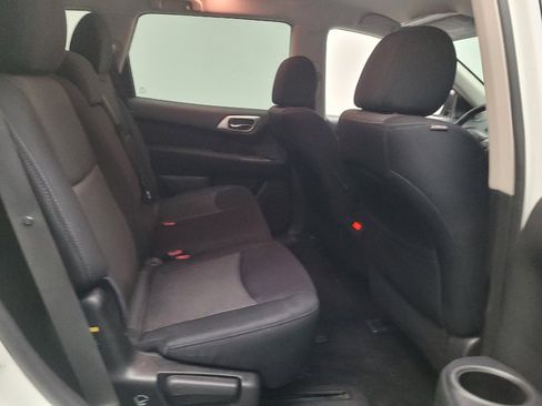 Used 2017 Nissan Pathfinder S FWD image 19