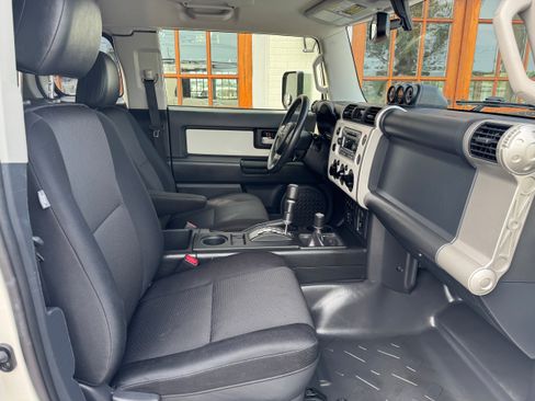 Used 2013 Toyota FJ Cruiser 4WD w/ Upgrade Pkg image 21