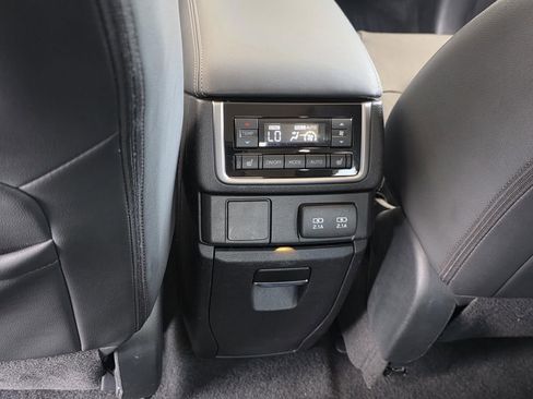 Used 2019 Subaru Ascent Limited w/ Popular Package #2A AWD/4WD image 12