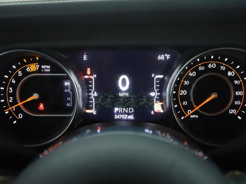 Used 2022 Jeep Wrangler Unlimited Sahara AWD/4WD image 11