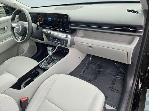 Certified 2025 Hyundai Kona SEL image 30