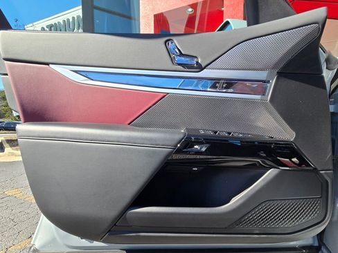 Used 2023 BMW 740i 740i w/ Parking Assistance Package image 17