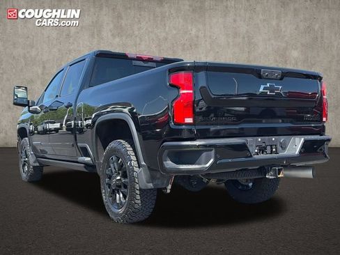 Used 2025 Chevrolet Silverado 3500 High Country w/ High Country Premium Package AWD/4WD image 3
