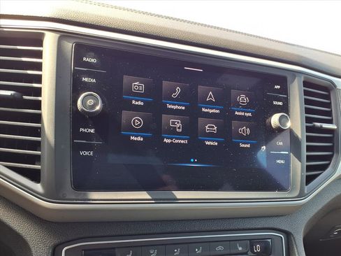 Used 2021 Volkswagen Atlas Cross Sport SE image 4