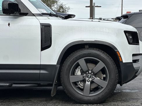 Used 2025 Land Rover Defender 110 S image 36