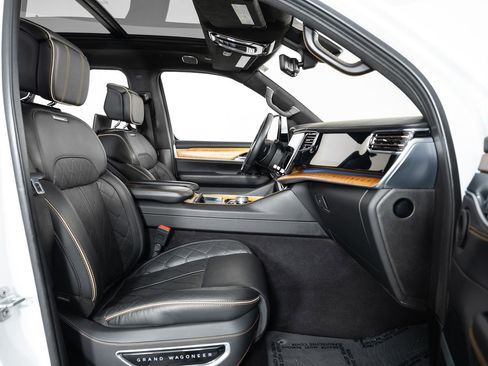 Used 2022 Jeep Grand Wagoneer Series III w/ Rear Seat Video Group 1 image 26