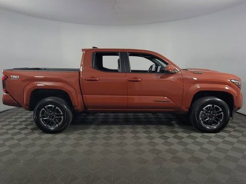 Used 2025 Toyota Tacoma TRD Sport image 10